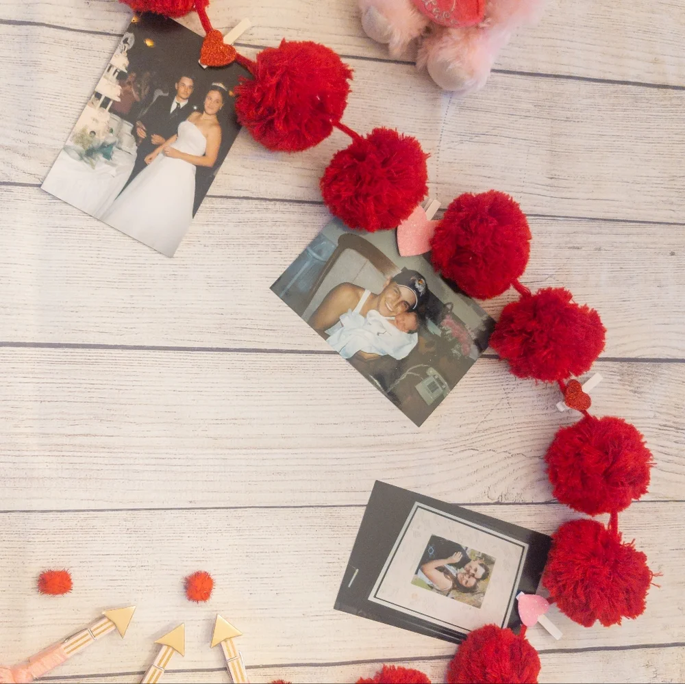 Valentines Photo Garland 6' Red or White